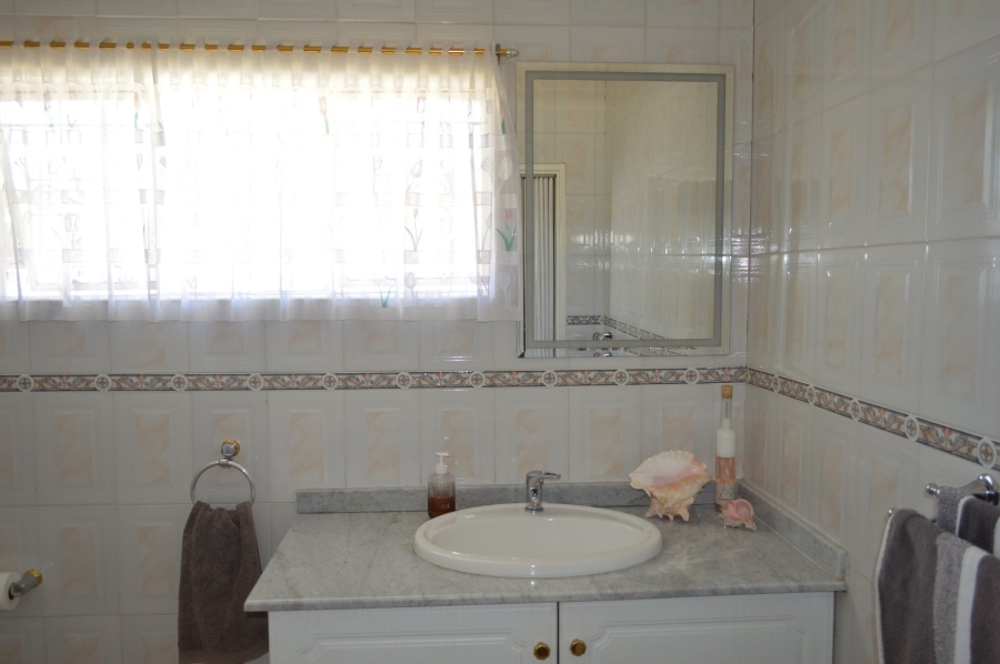 4 Bedroom Property for Sale in Flamwood North West